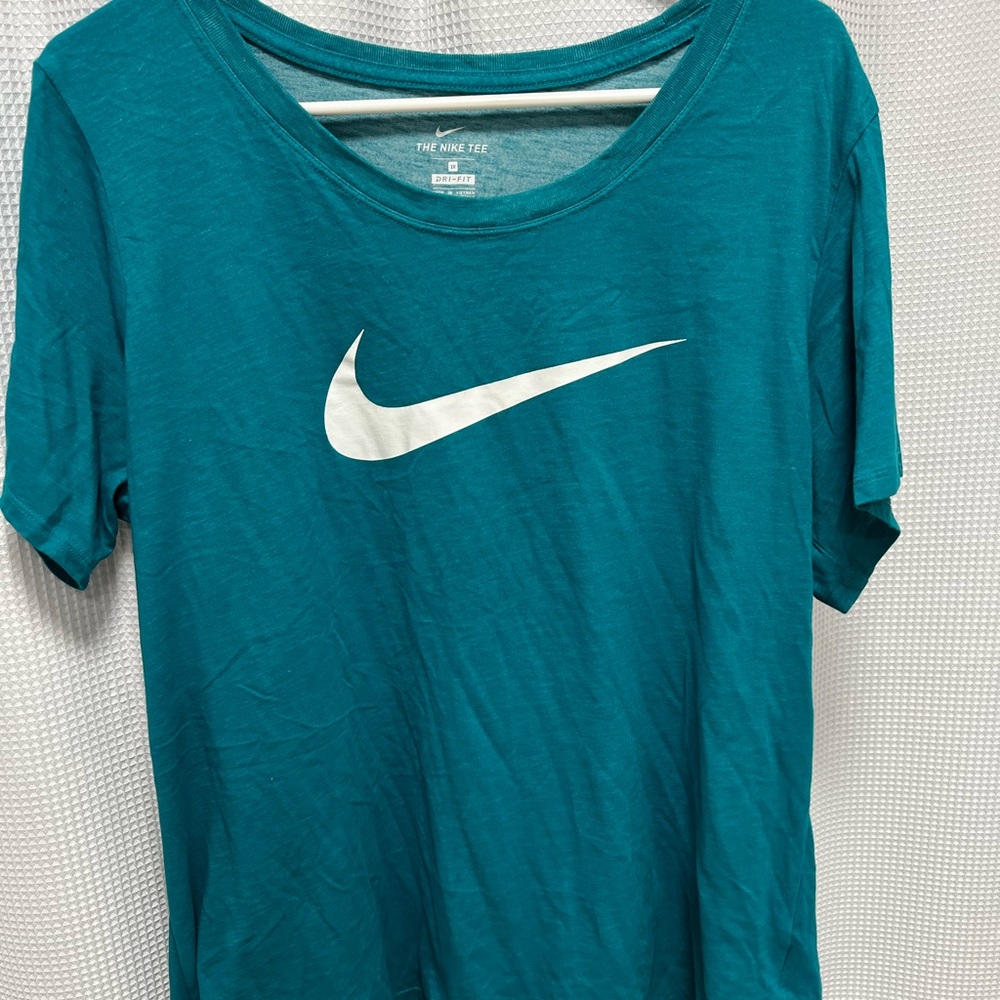 Nike T-shirt